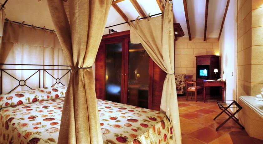 Casal Santa Eulalia 4*